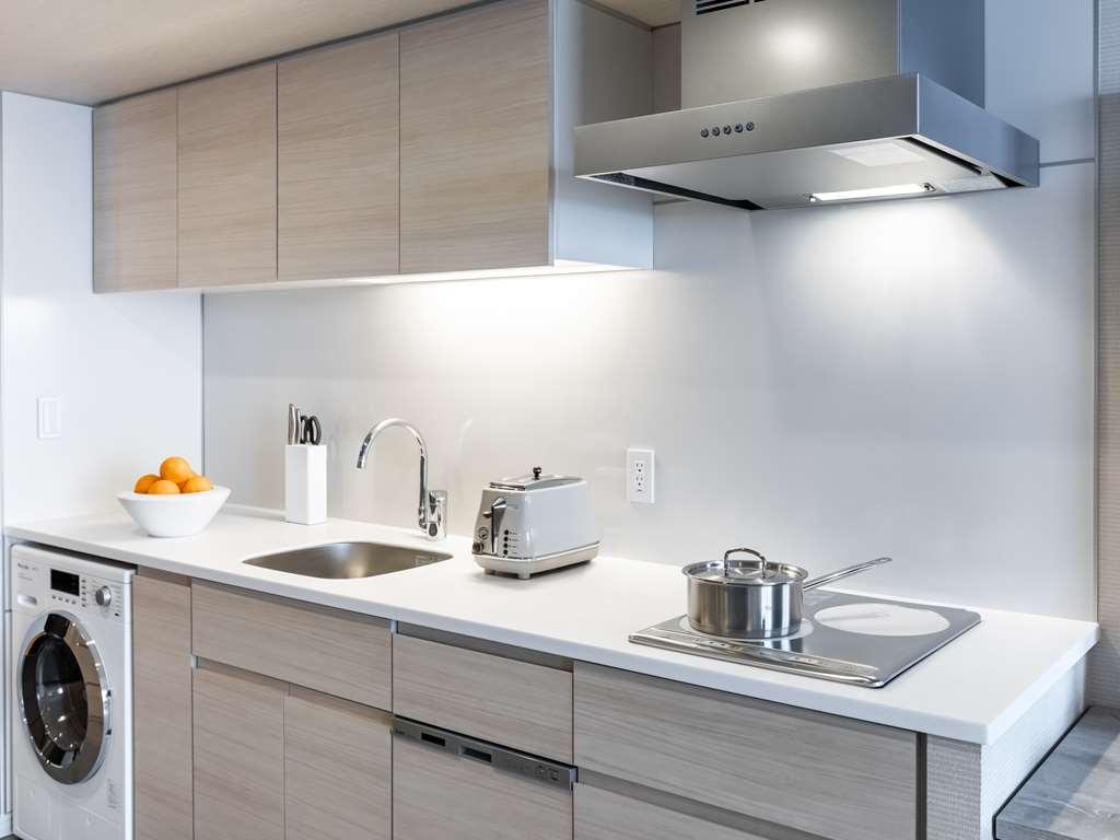 Oakwood Suites Yokohama Yokohama  Exterior foto A modern kitchen